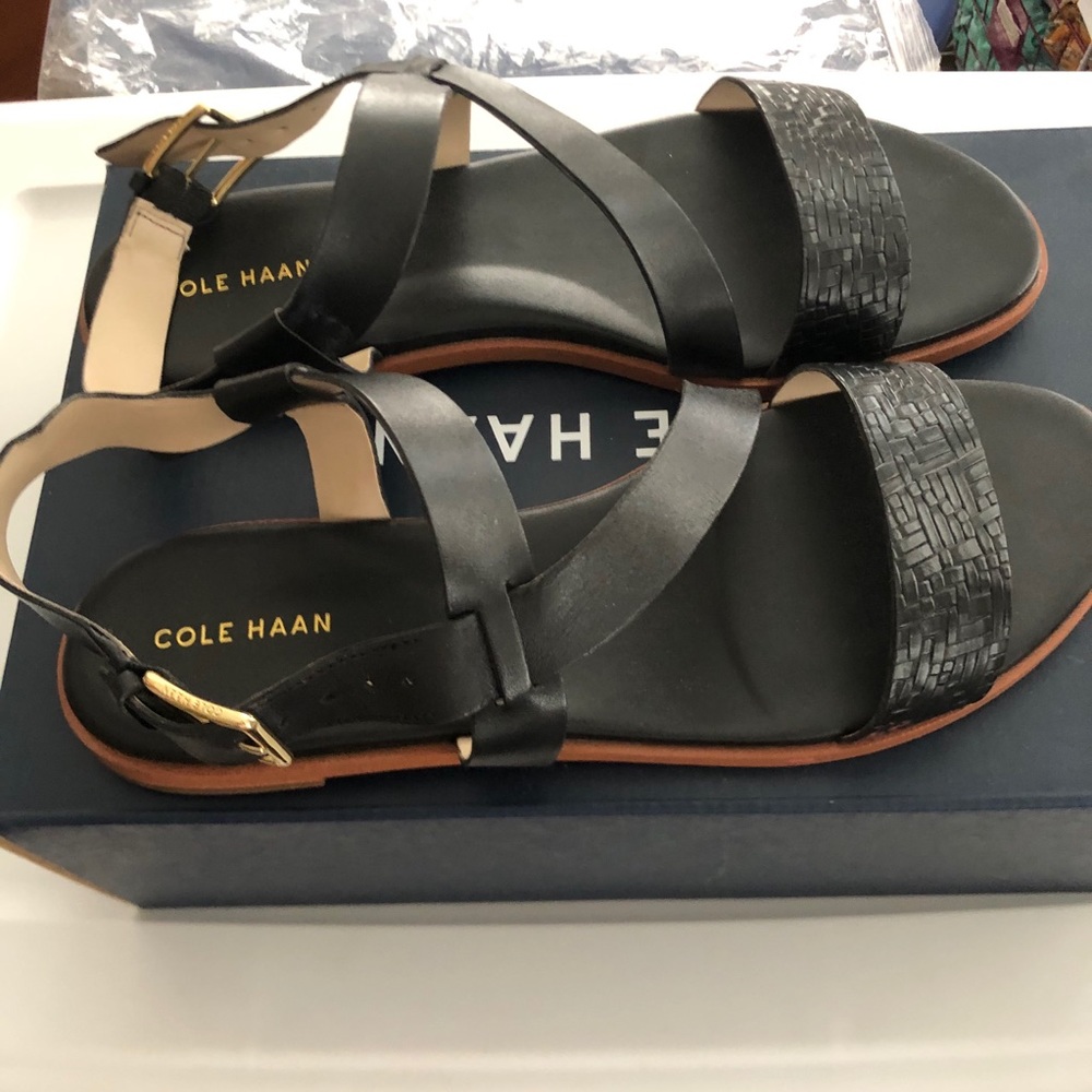 Cole Haan Black Leather sandals Size 9.5